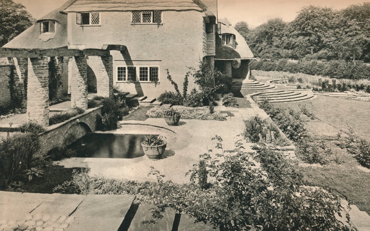 Giardino di Wood House Copse, Holmbury St. Mary. Guardando a est, c1926 da Oliver Falvey Hill
