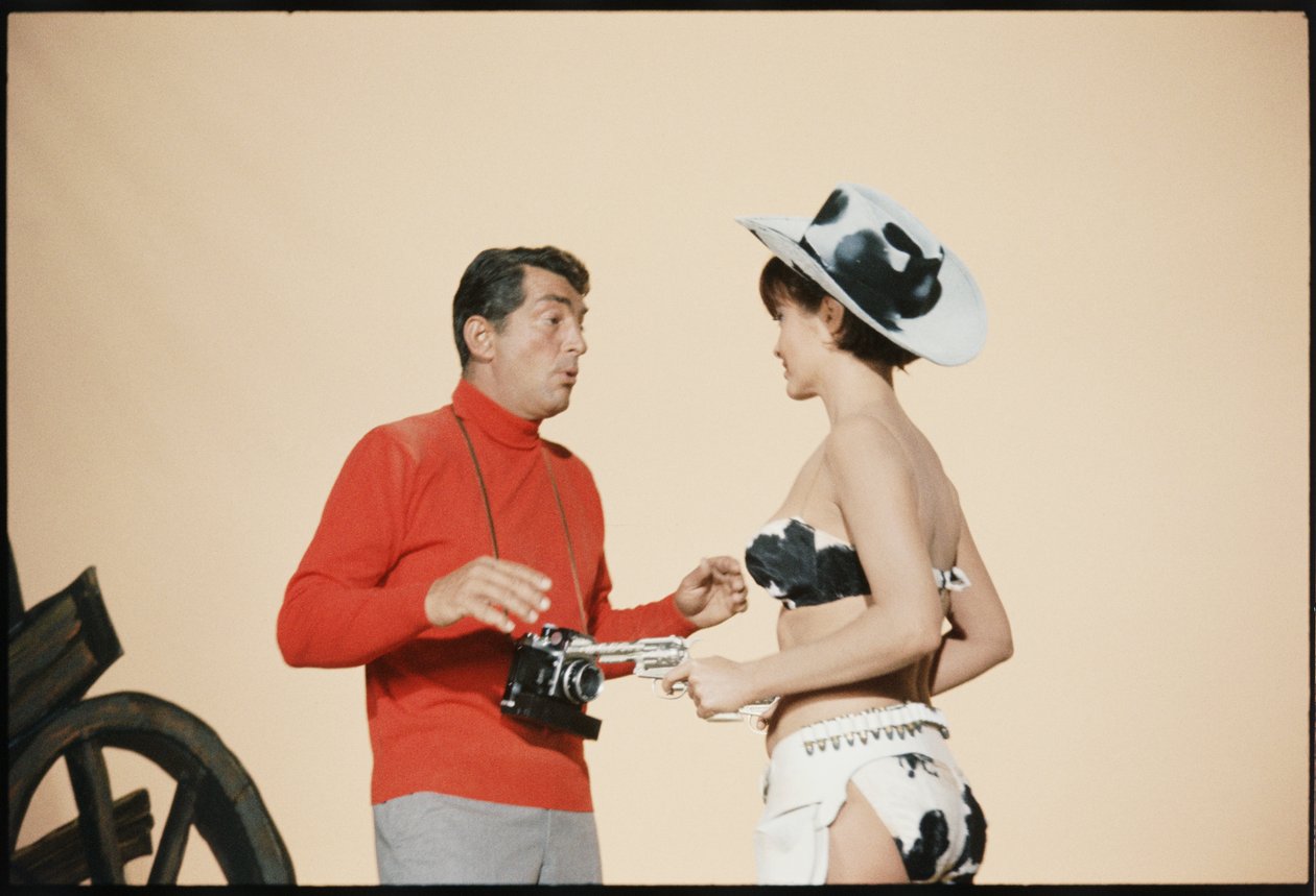Dean Martin come Matt Helm sul set di 