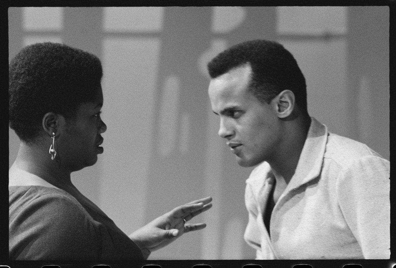 Harry Belafonte con Odetta sul set di uno speciale televisivo da Orlando Suero