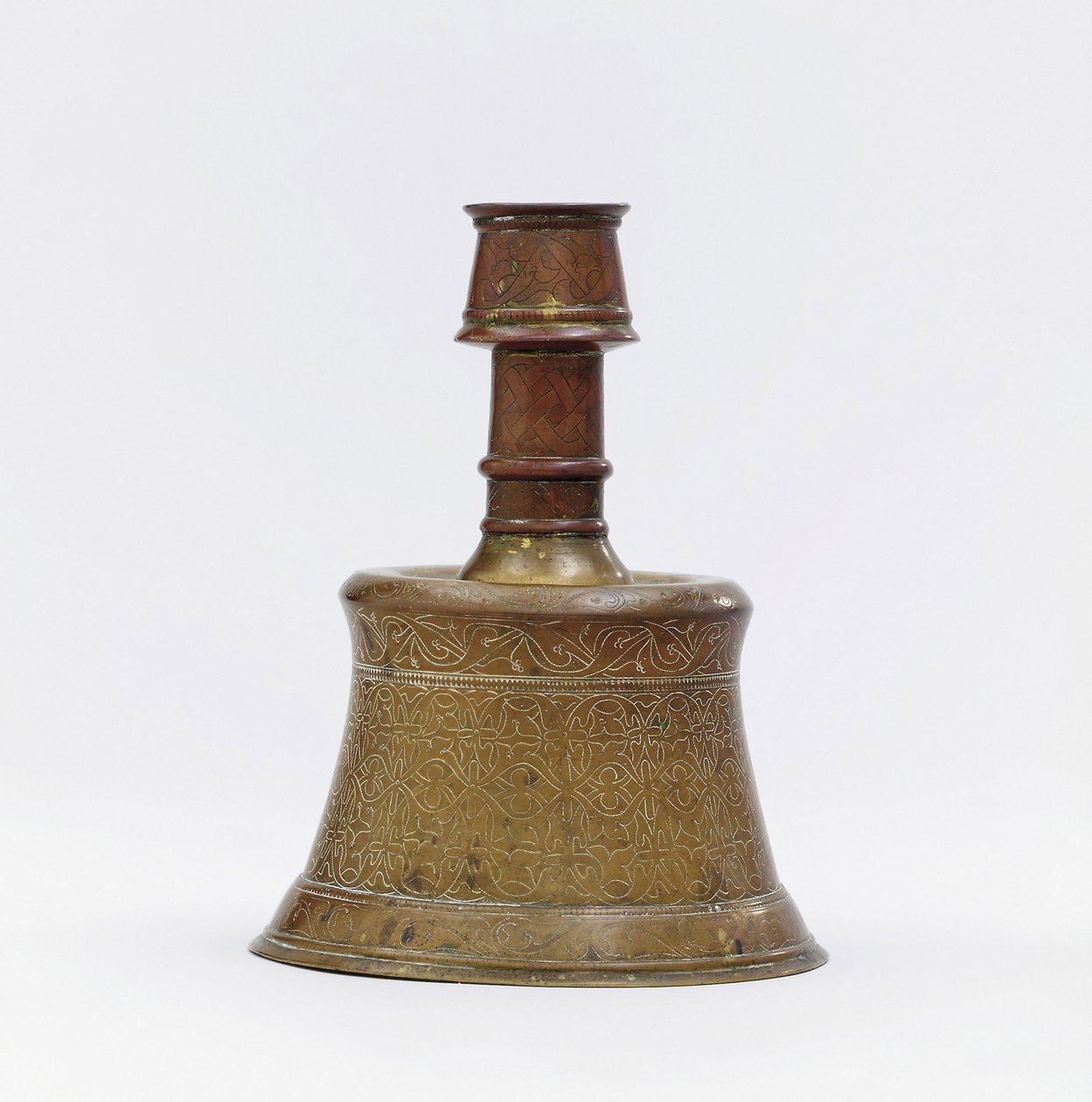 Un candeliere in ottone fuso ottomano, Turchia, fine XV secolo da Ottoman School