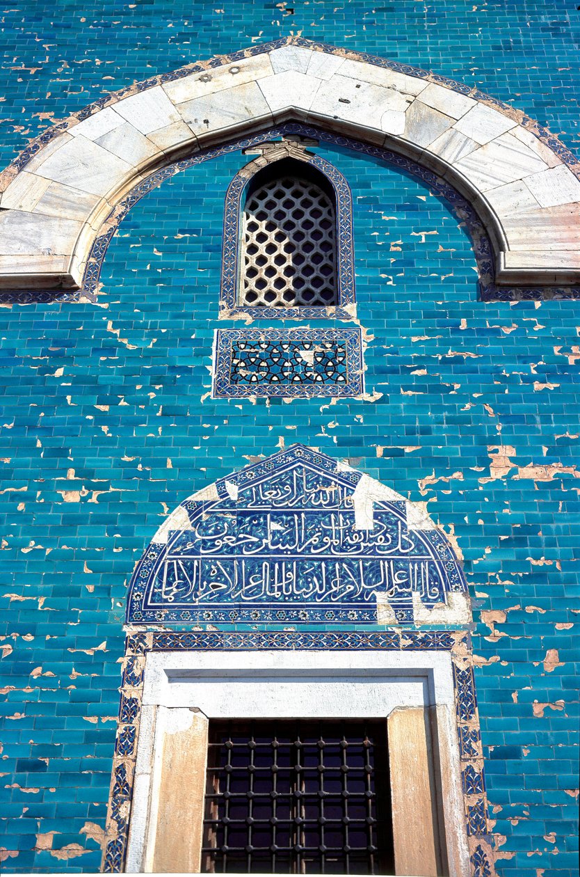 Vista del portale del mausoleo verde da Ottoman School