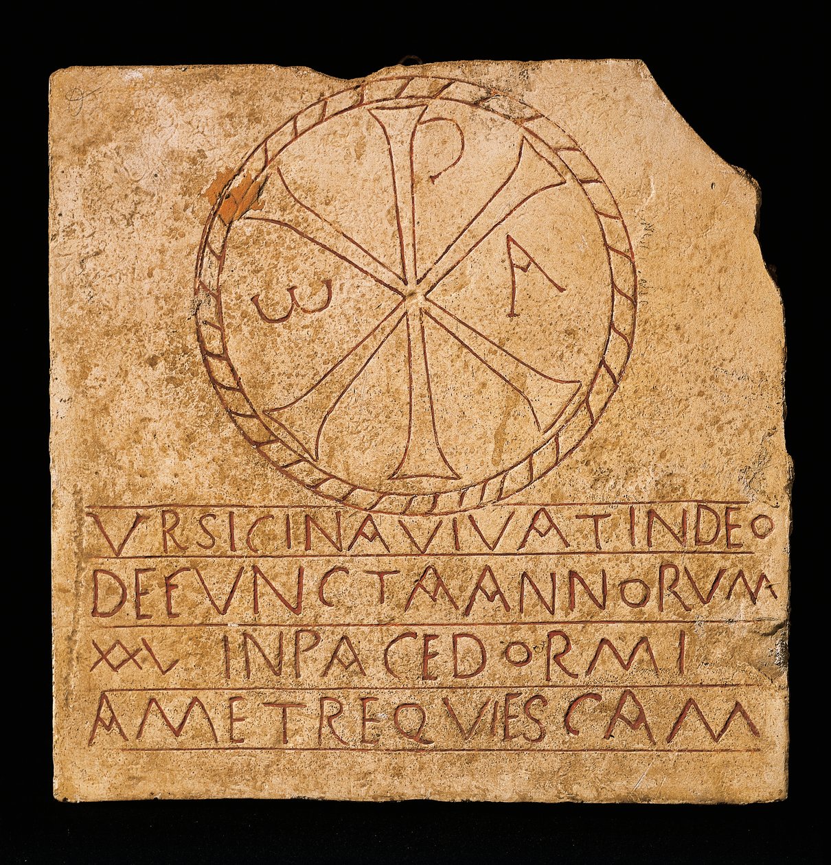 Iscrizione cristiana con il monogramma di Cristo, trovata a Roma, periodo paleocristiano, IV secolo da Paleo Christian
