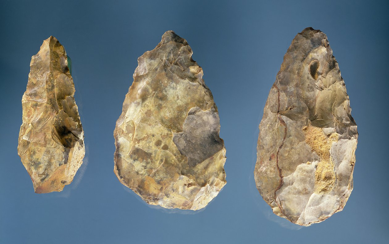 Tre strumenti di selce da Paleolithic