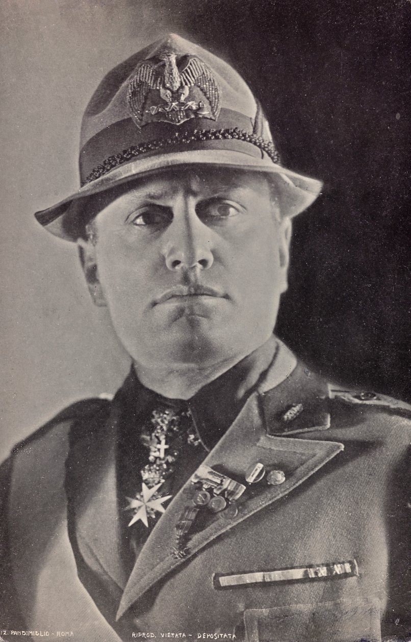 Album "Duce": Benito Mussolini in uniforme della Milizia da Pandimiglio Pandimiglio