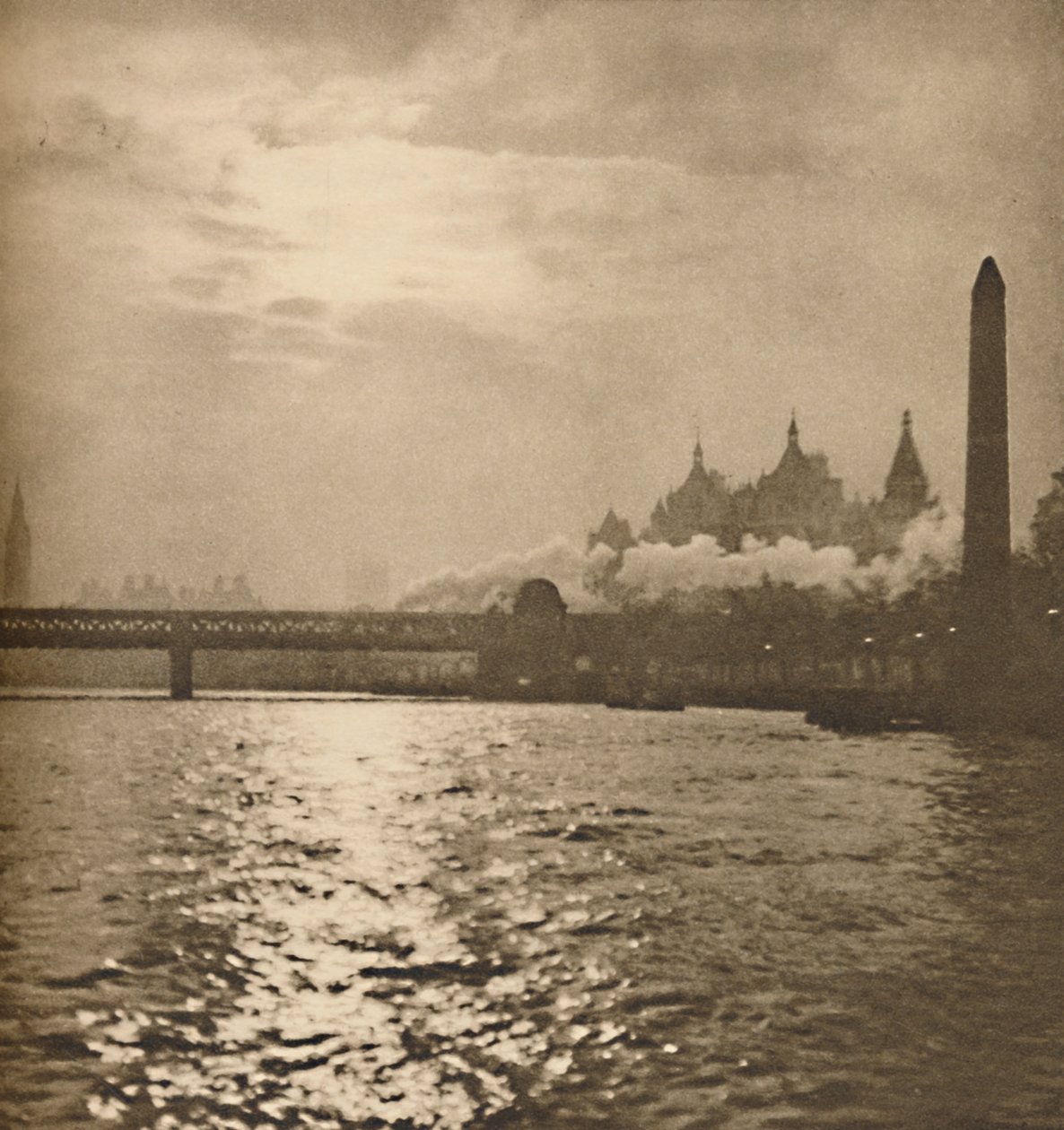 Dove la Strada di Ferro per Dover Attraversa il Fiume, c1935 da Paterson