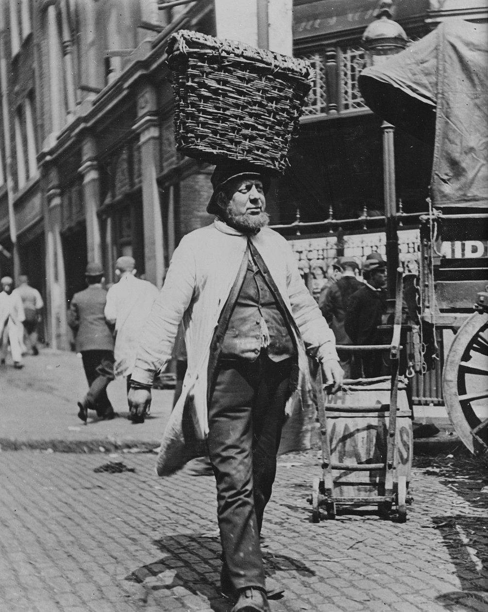 Portatori di pesce al mercato di Billingsgate, 1893 da Paul Martin