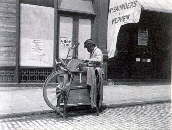 Un arrotino di Londra da Paul Martin