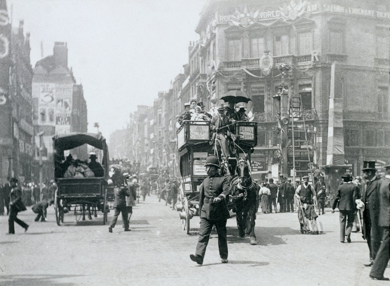 Ludgate Circus, Londra, preparato per il Giubileo di Diamante della Regina Vittoria, 1897 da Paul Martin
