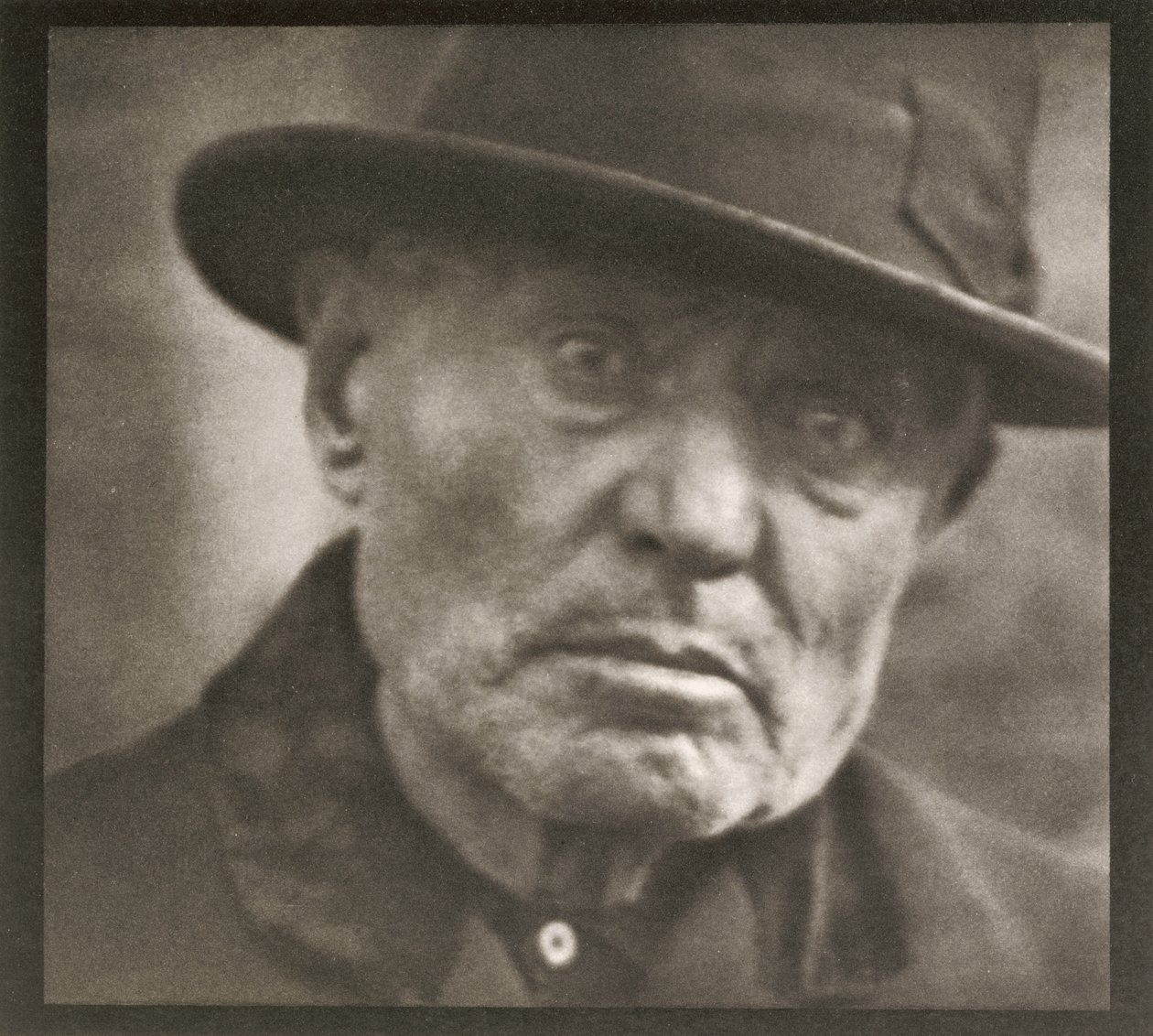 Fotografia - New York [Uomo - Piazza Five Points] da Paul Strand