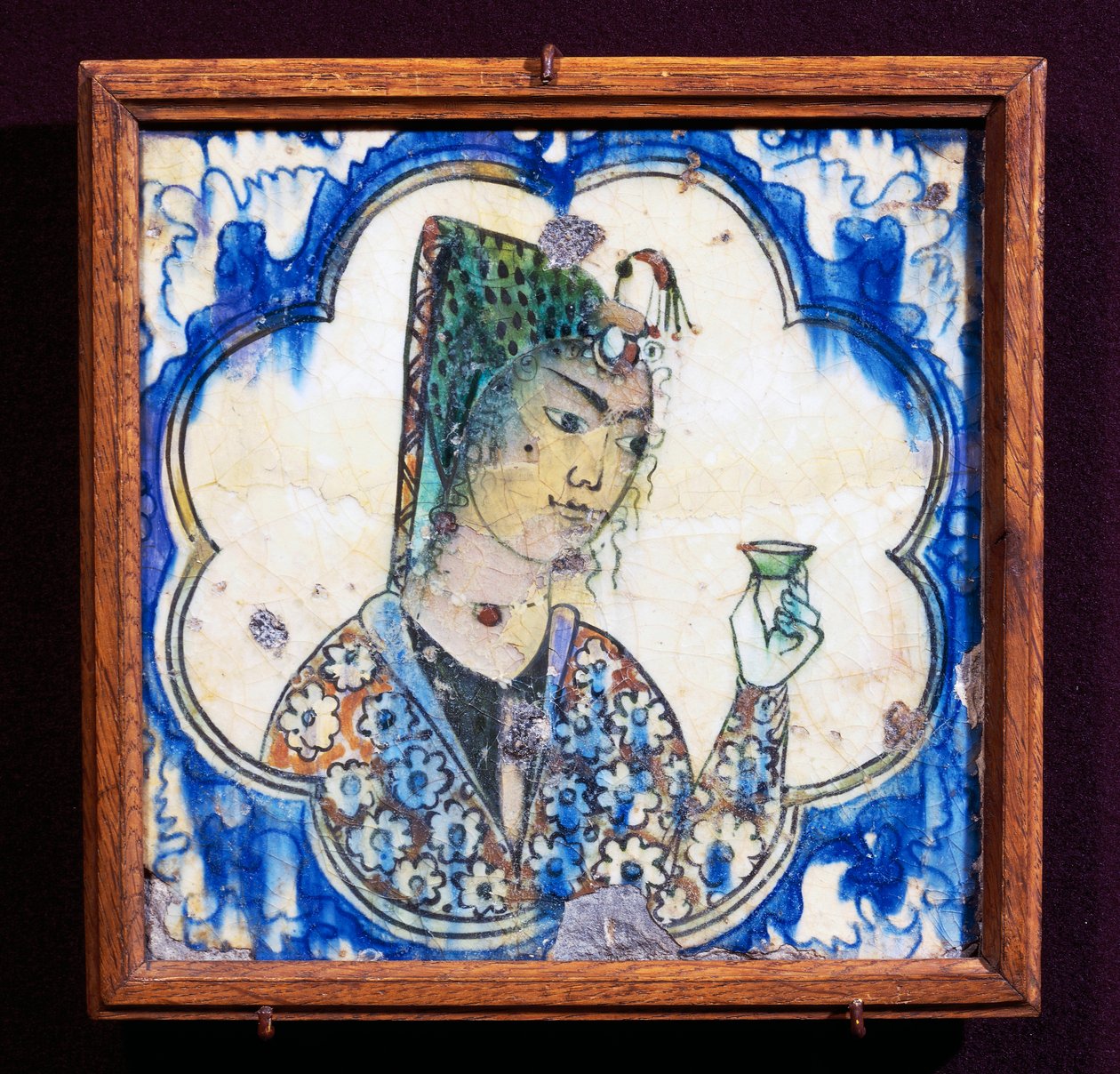 Piastrella in ceramica raffigurante giovane donna con vaso, civiltà persiana da Persian School