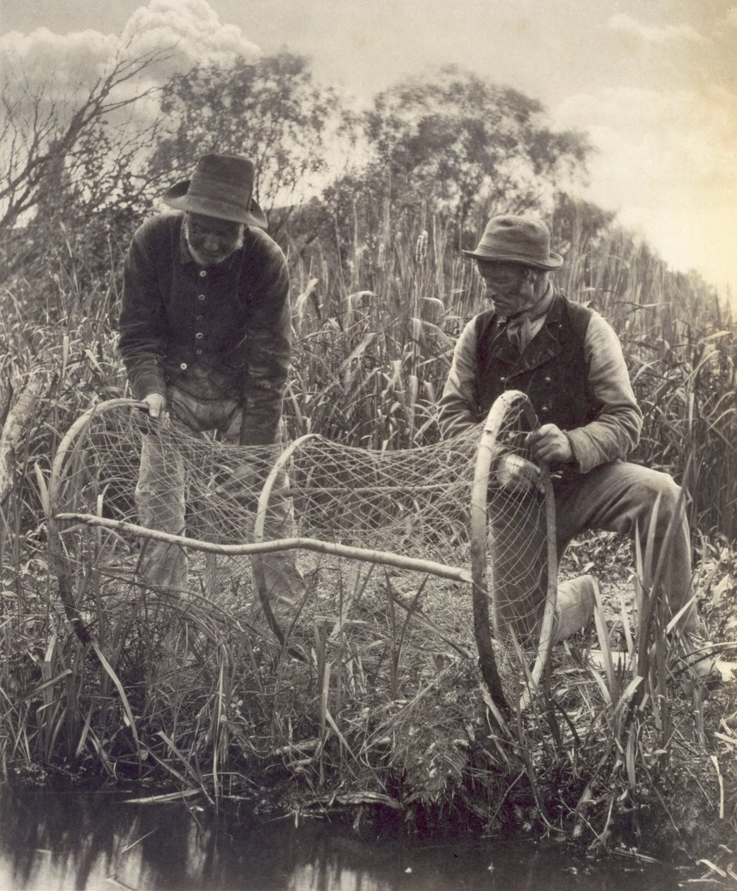 Preparazione della Rete ad Arco, Vita e Paesaggio sui Norfolk Broads, c.1886 da Peter Emerson und Thomas Goodall