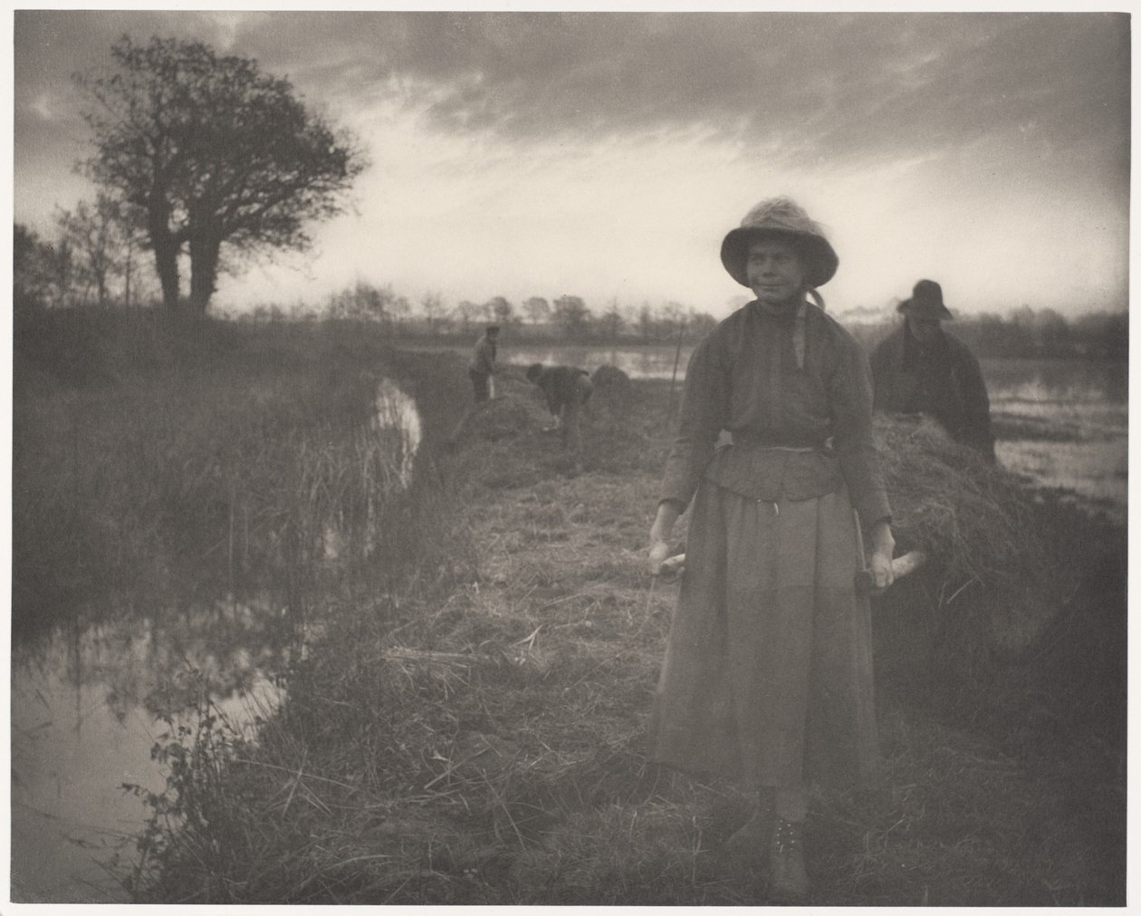 Spingere il fieno di palude con pertiche da Peter Henry Emerson