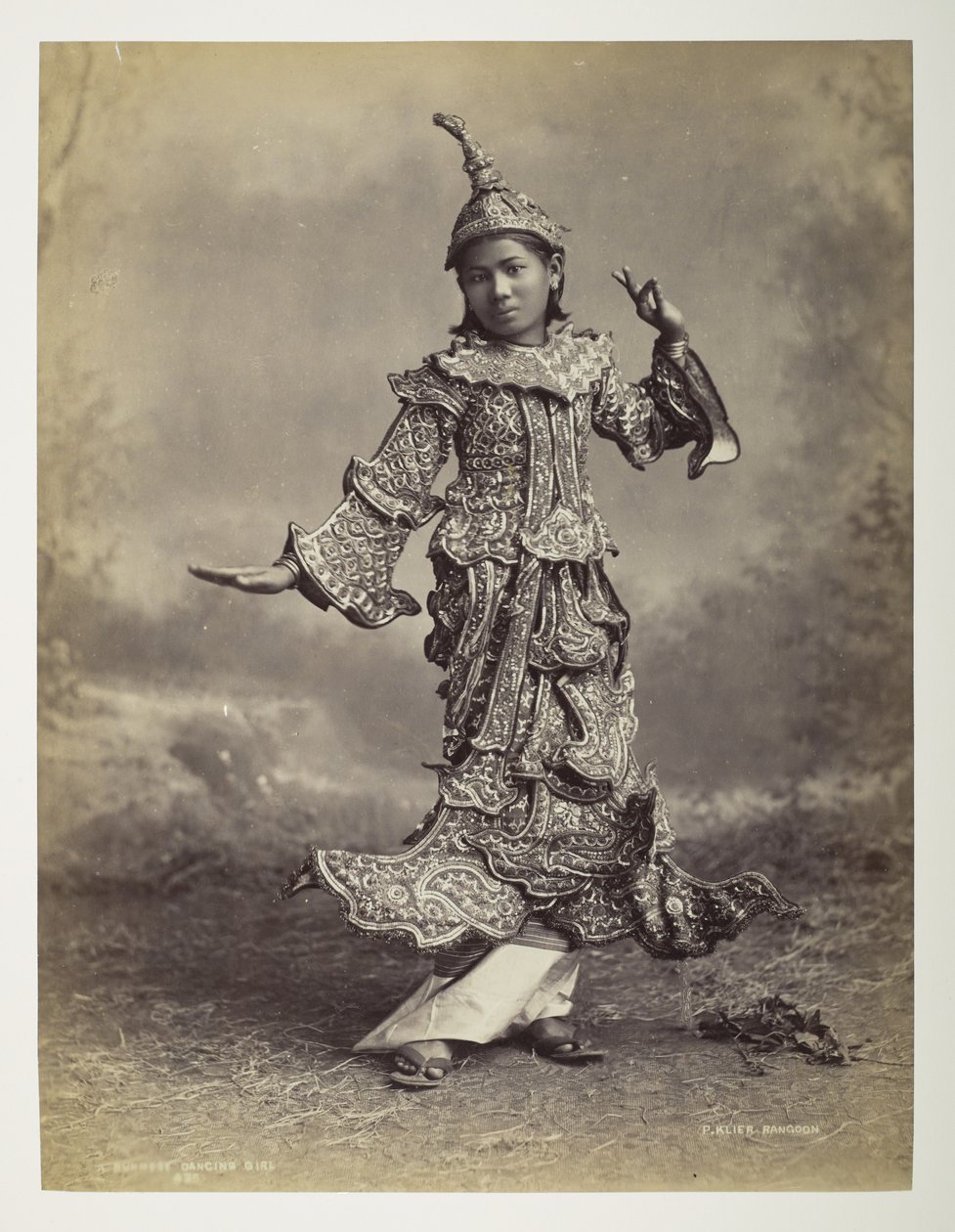 Ragazza danzante birmana, Vedute della Birmania da Philip Adolphe Klier