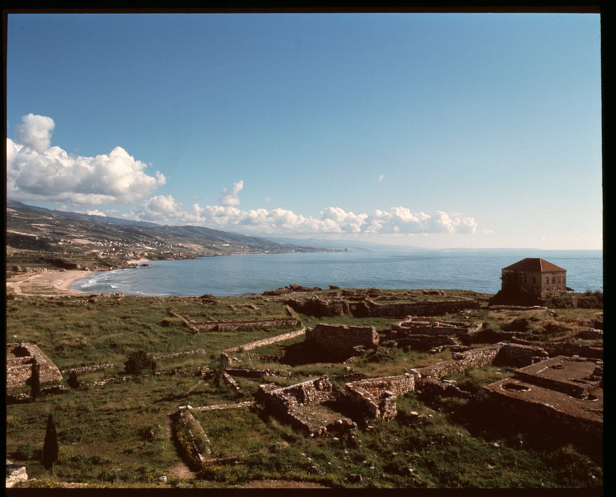 Veduta del sito archeologico, III-II millennio a.C. da Phoenician Phoenician