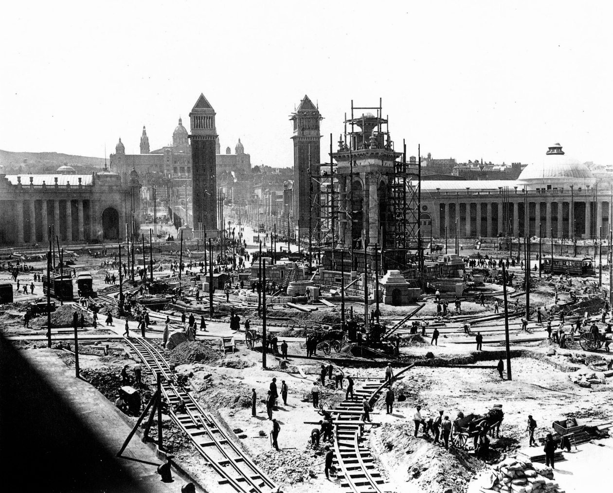 Costruzione a Barcellona, c.1910 da Photographer Spanish
