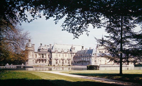 Vista del Grand e Petit Château da Pierre and Bullant Daumet