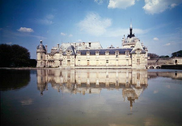 Vista del Grand e Petit Château da Pierre and Bullant Daumet
