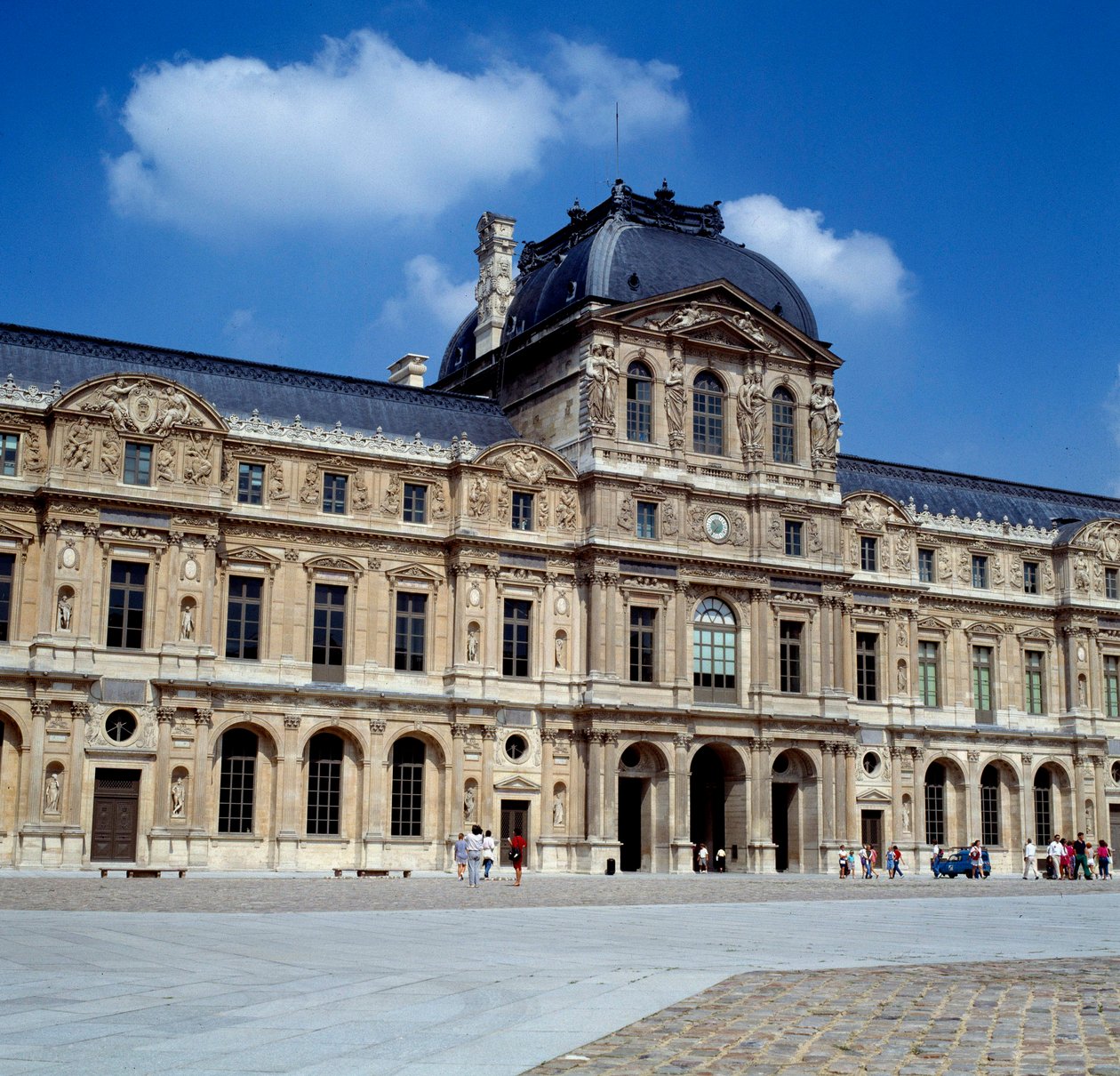 Cortile quadrato del Louvre da Pierre Lescot