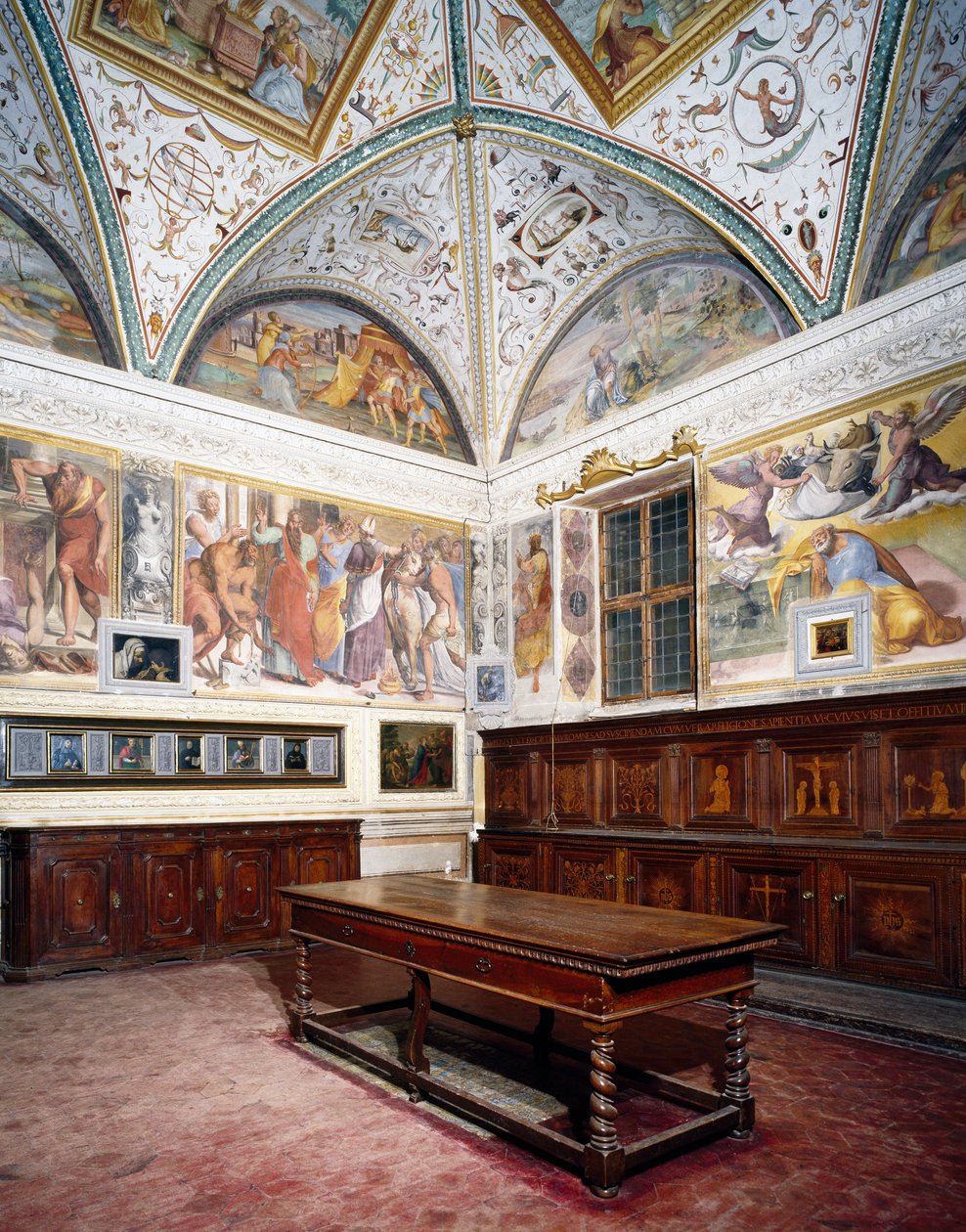 Veduta della sagrestia con pannelli del Perugino, Basilica di San Pietro, Perugia, Umbria, Italia da Pietro Perugino