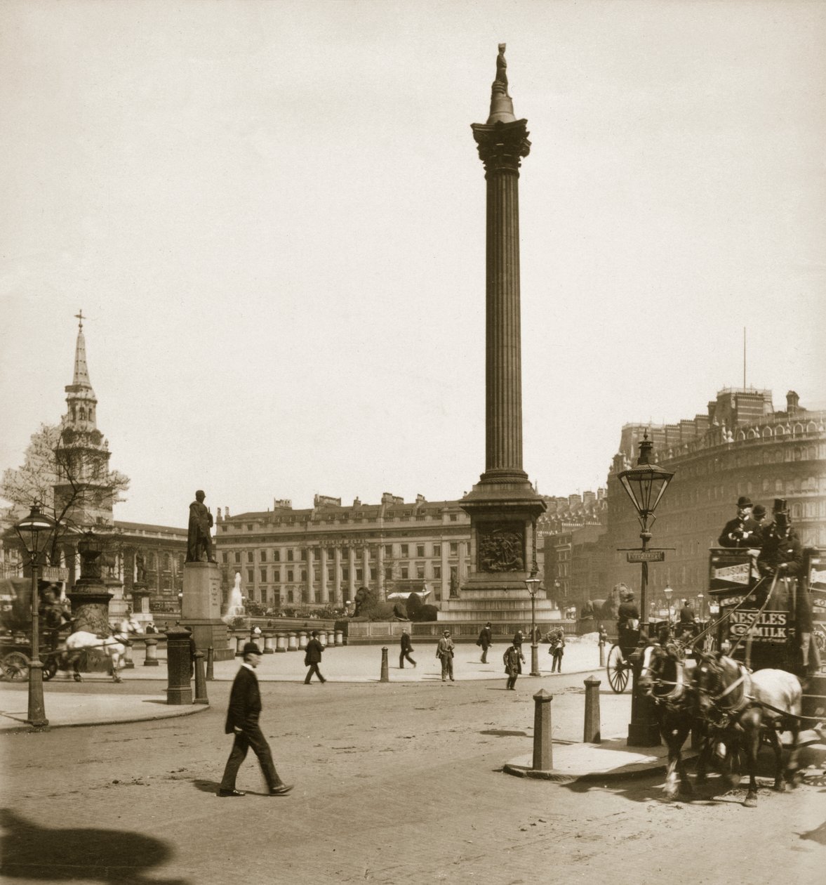 Trafalgar Square, Londra, 11 maggio 1893 da Portuguese Photographer