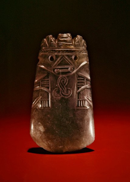 Figura celtica con animali e uccelli sul copricapo, da Guacimo, area Linea Vieja da Pre Columbian Pre Columbian