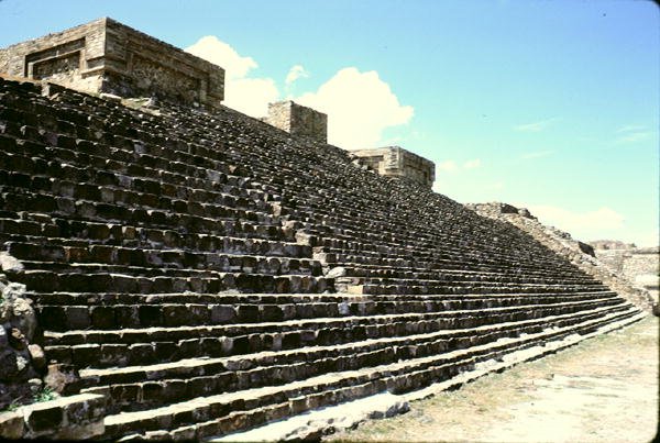 Gradini della piramide da Pre Columbian Pre Columbian