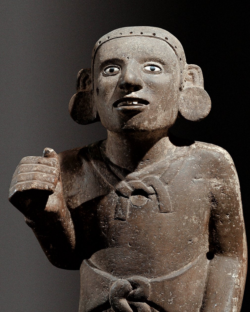 Civiltà precolombiana: scultura di un sacerdote azteco da Pre Columbian