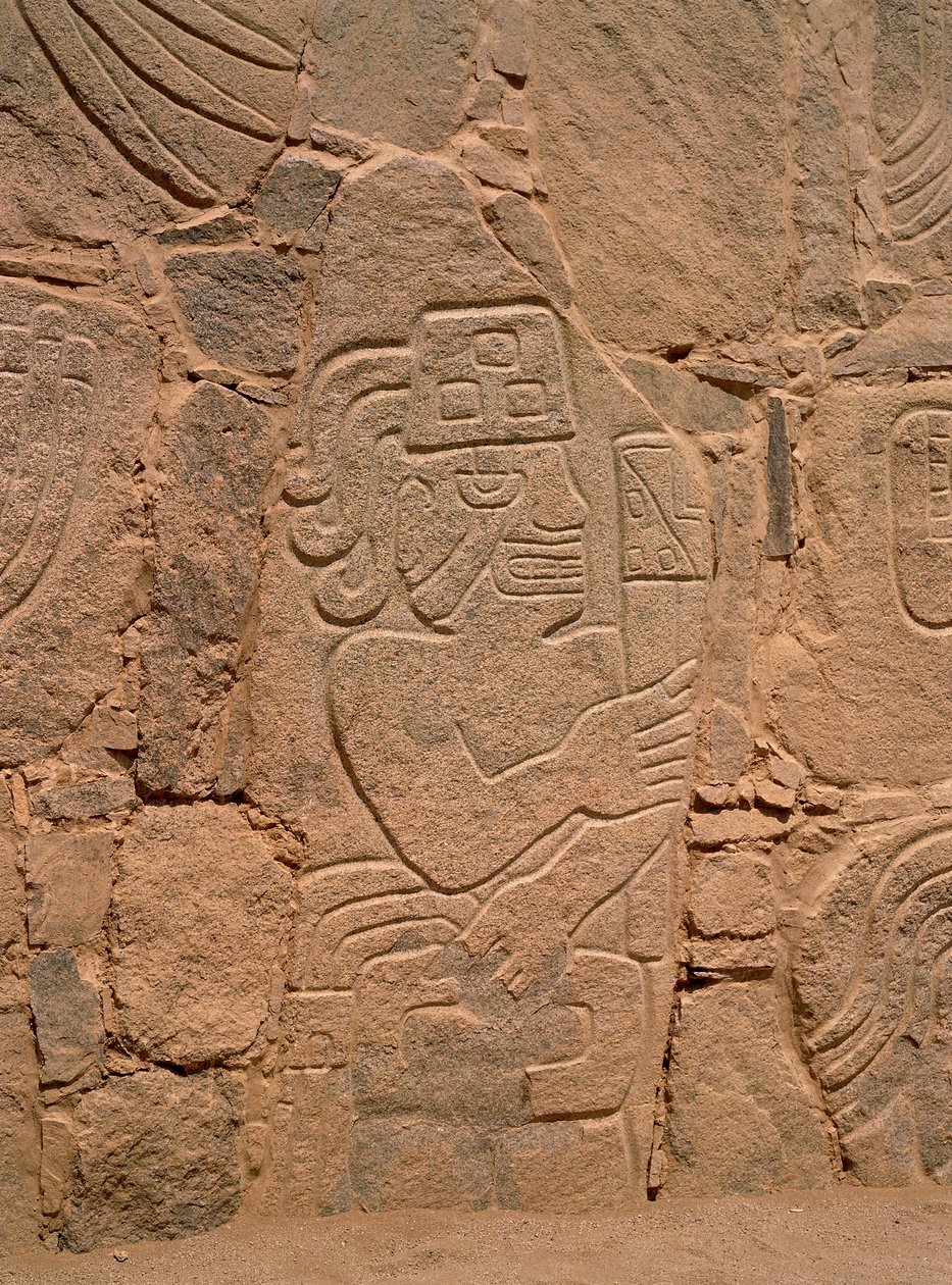 Figura di un guerriero con elmo e clava da Pre Columbian Pre Columbian