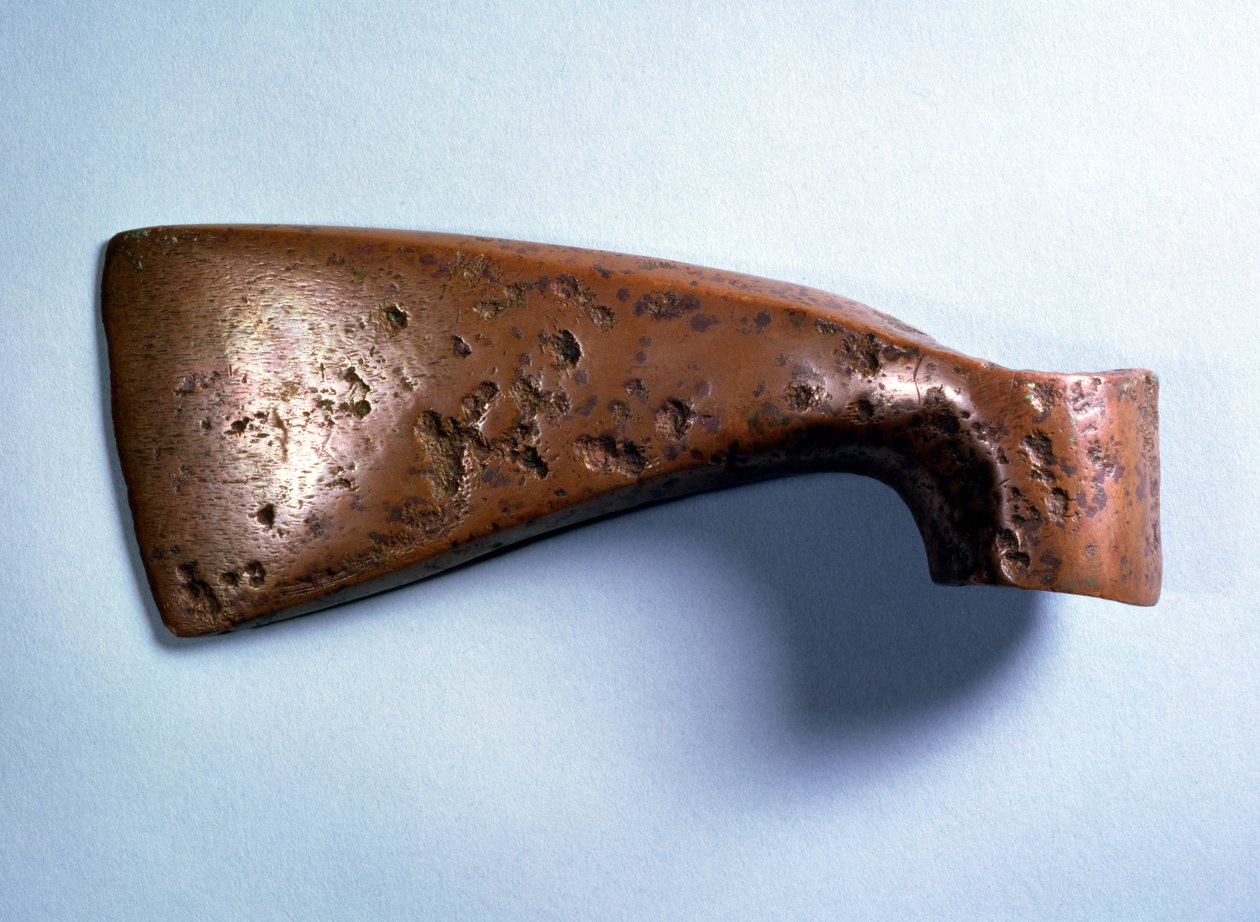 Ascia da Vucedol, Pakrac, Slavonia, Età del Bronzo, c.2000-1000 a.C. (bronzo) da Prehistoric
