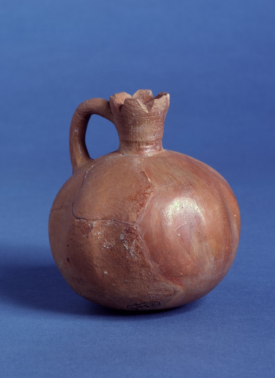 Piccola brocca a forma di melograno, Gerusalemme da Prehistoric
