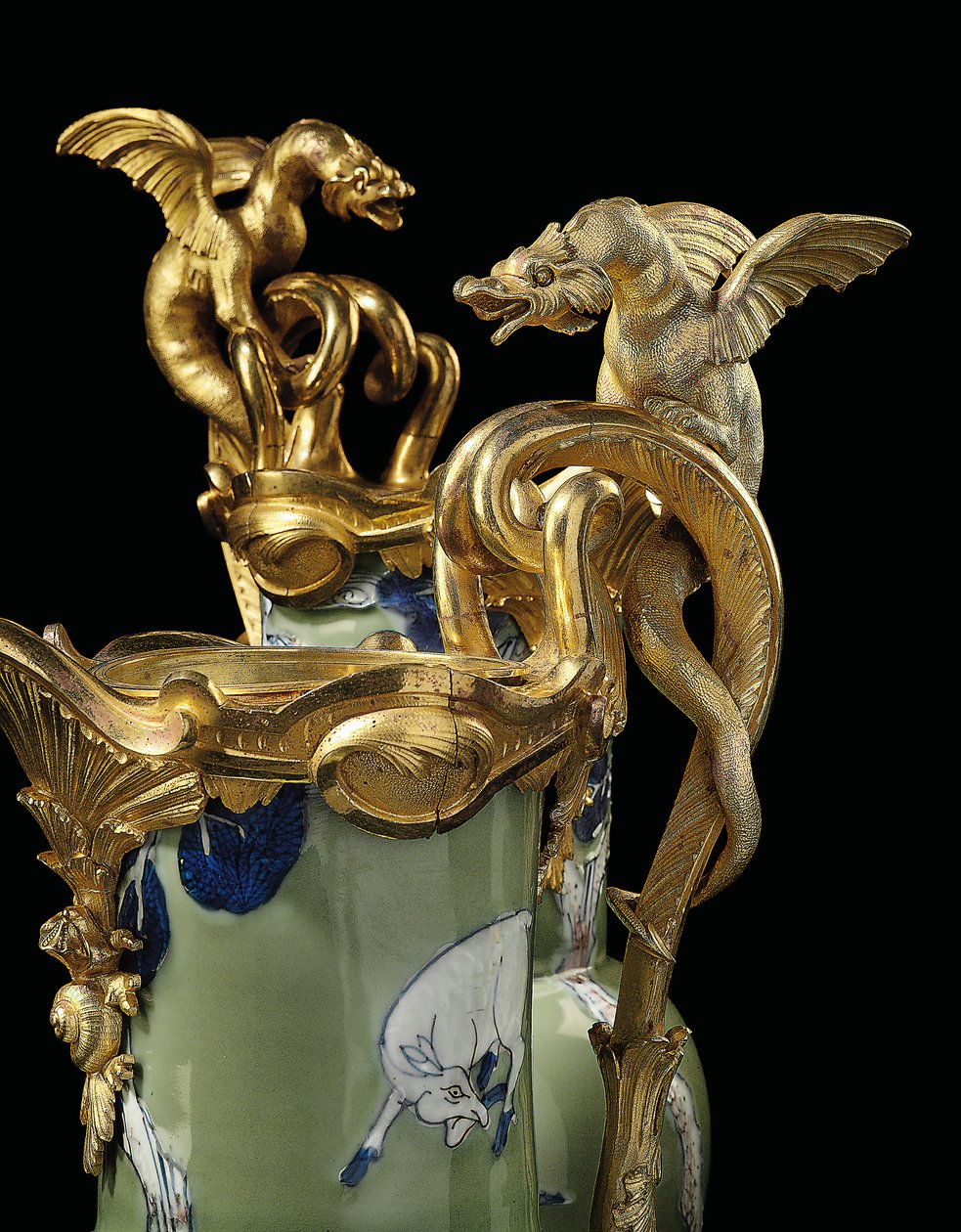 Coppia di Brocche Luigi XV, porcellana 1662-1722, montature c.1745-49 da Qing Dynasty   Kangxi Period Chinese School