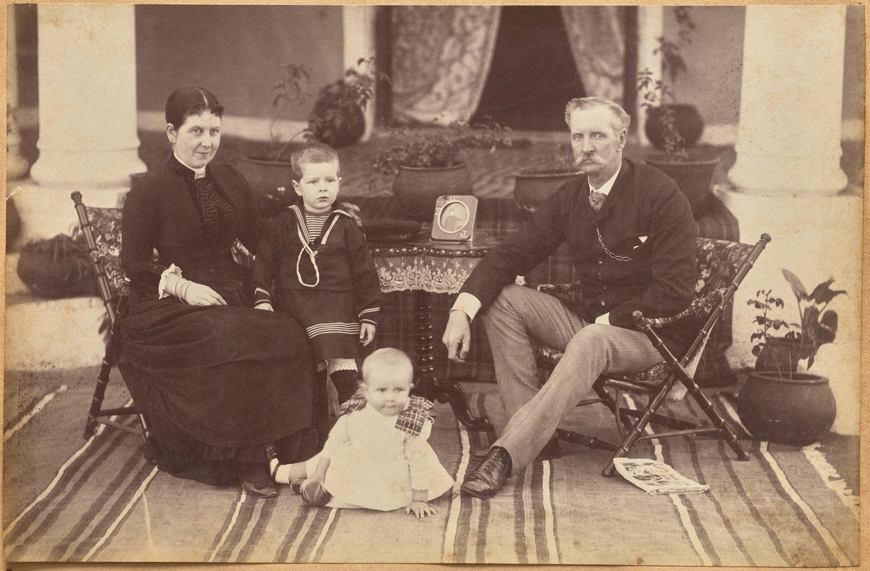 Colonnello Carpendale e famiglia, Neemuch (recto, in basso) da Raja Deen Dayal