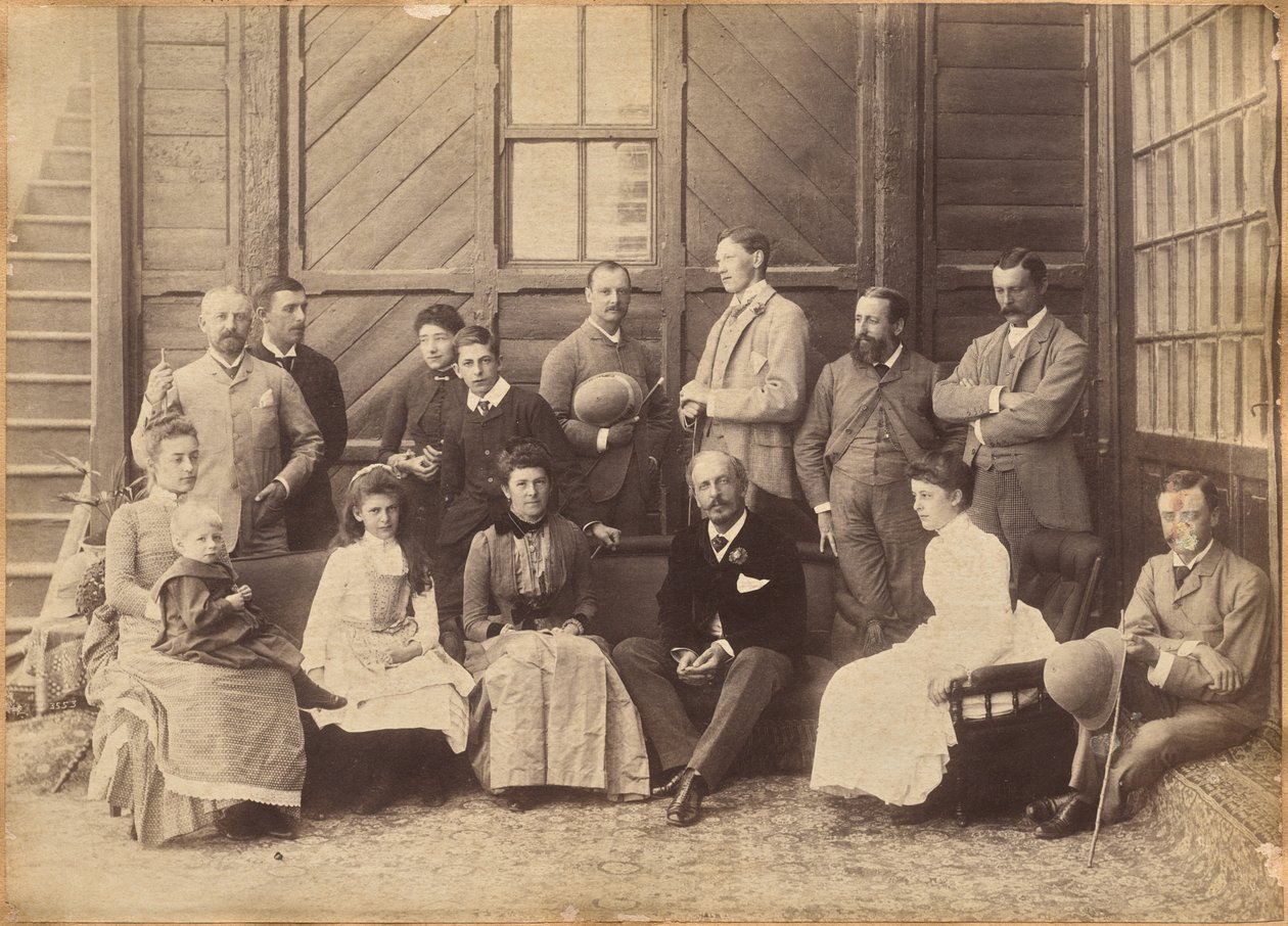 Shimla, 17 maggio 1887: gruppo vicereale. Lord William Beresford, segretario militare, capitano Leonard Gordon A.D.C., Mademoiselle Clerc, l