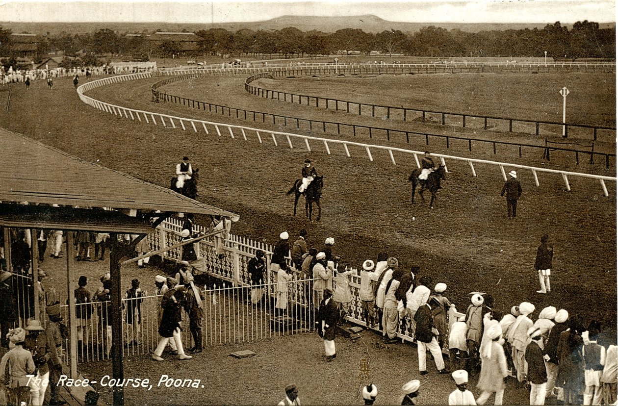 Il Campo di Corsa, Poona, c.1900-30 da Raphael Tuck and Sons