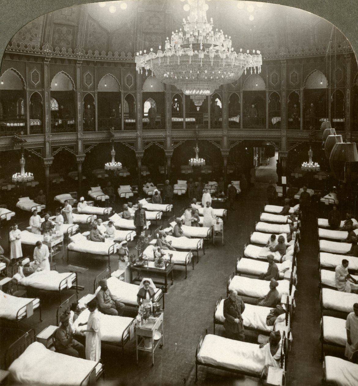 Interno del comodo ospedale a Brighton, Sussex, Prima Guerra Mondiale, 1914-1918 da Realistic Travels Publishers