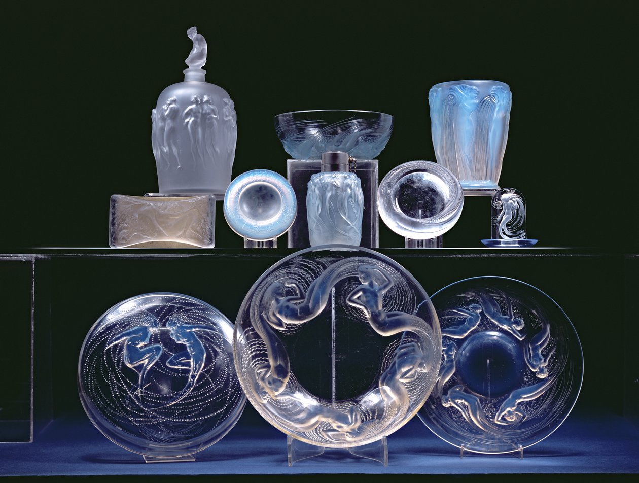 Selezione di bottiglie, piatti e bicchieri (vetro) da Rene Jules Lalique