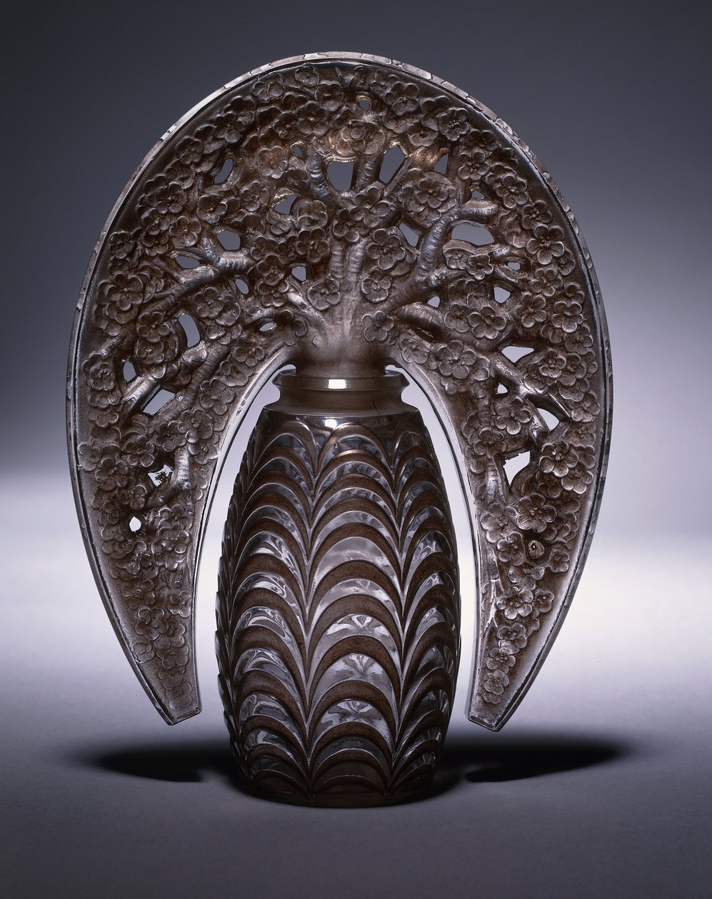 Bouchons Fleurs de Pommiers No. 493, c.1919 da Rene Jules Lalique