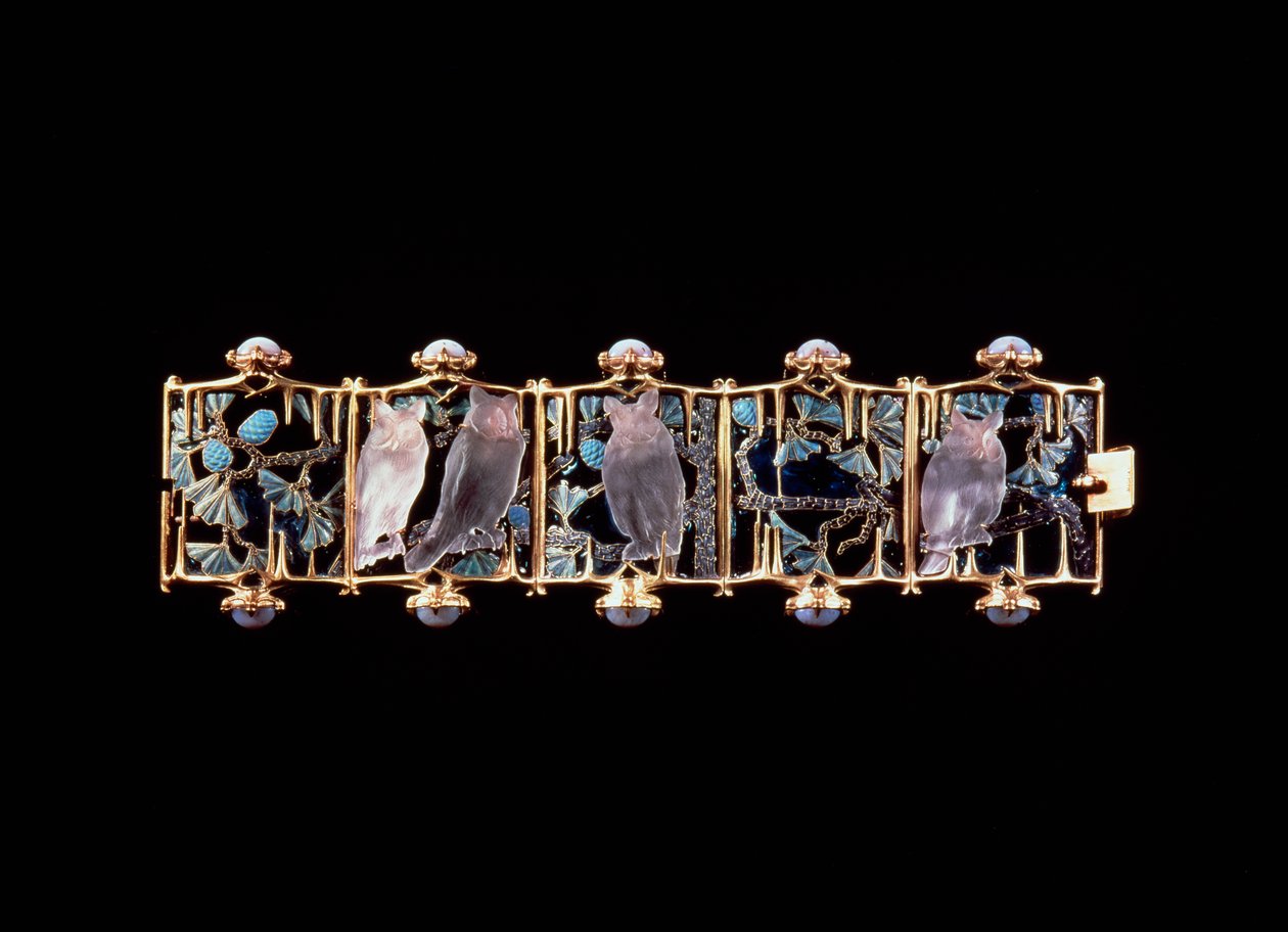 Bracciale con gufi e foglie in oro, vetro, smalto e calcedonio da Rene Jules Lalique