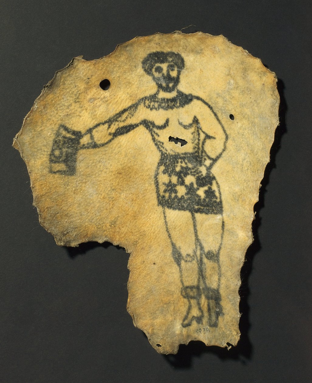 Pelle umana tatuata con figura maschile in gonna, probabilmente francese da John Pardon