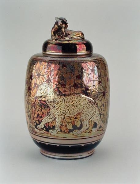 Vaso e coperchio in lustro, Pilkington Royal Lancastrian da Richard Joyce