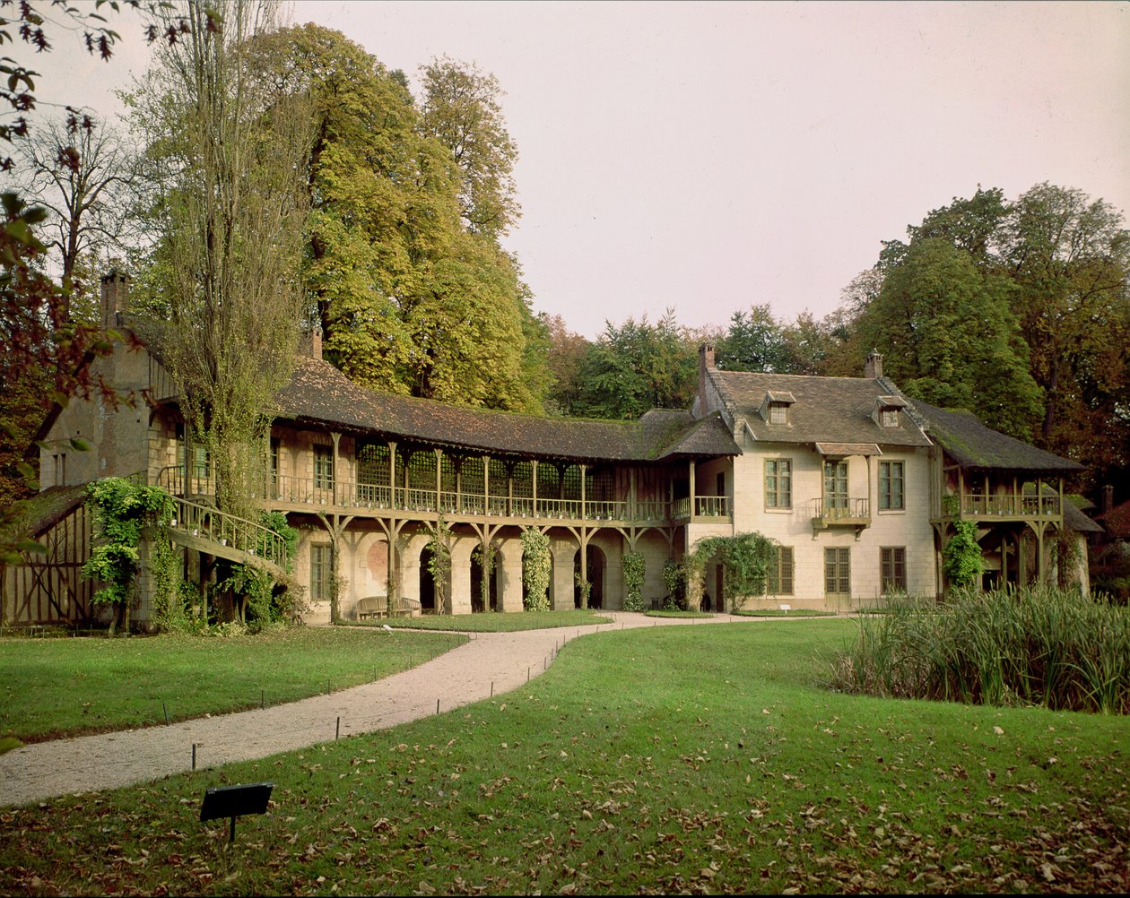 Il Hameau di Maria Antonietta (1755-93), costruito nel 1783-86 da Richard Mique