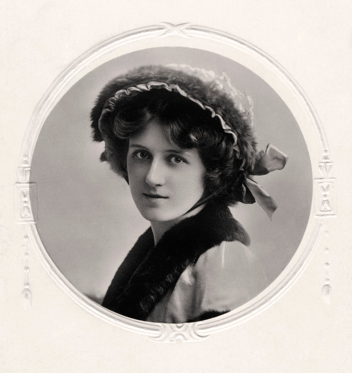 Nina Sevening, attrice britannica, inizio XX secolo da Rita Martin