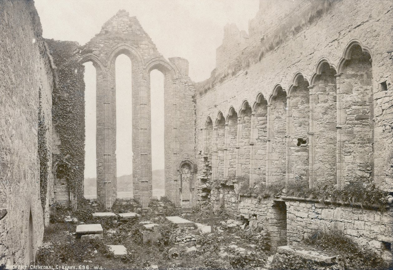 Cattedrale di Ardfert, fotografata da Robert French per il William Lawrence Photographic Studio, c.1880s da Robert French