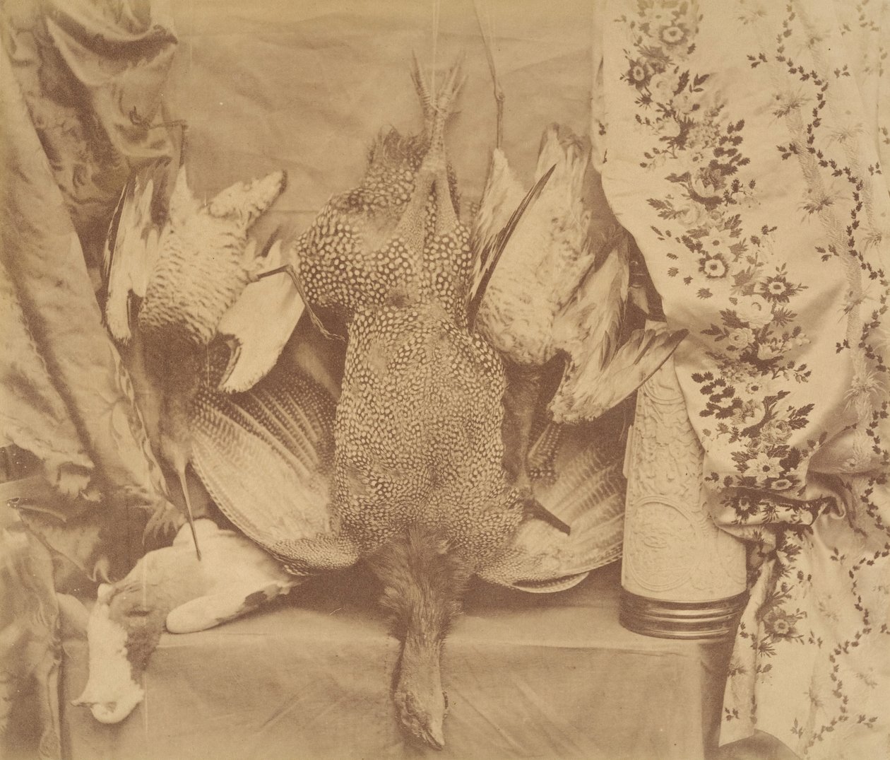 Natura morta e ricamo, 1856 da Robert Wilfred Skeffington Lutwidge
