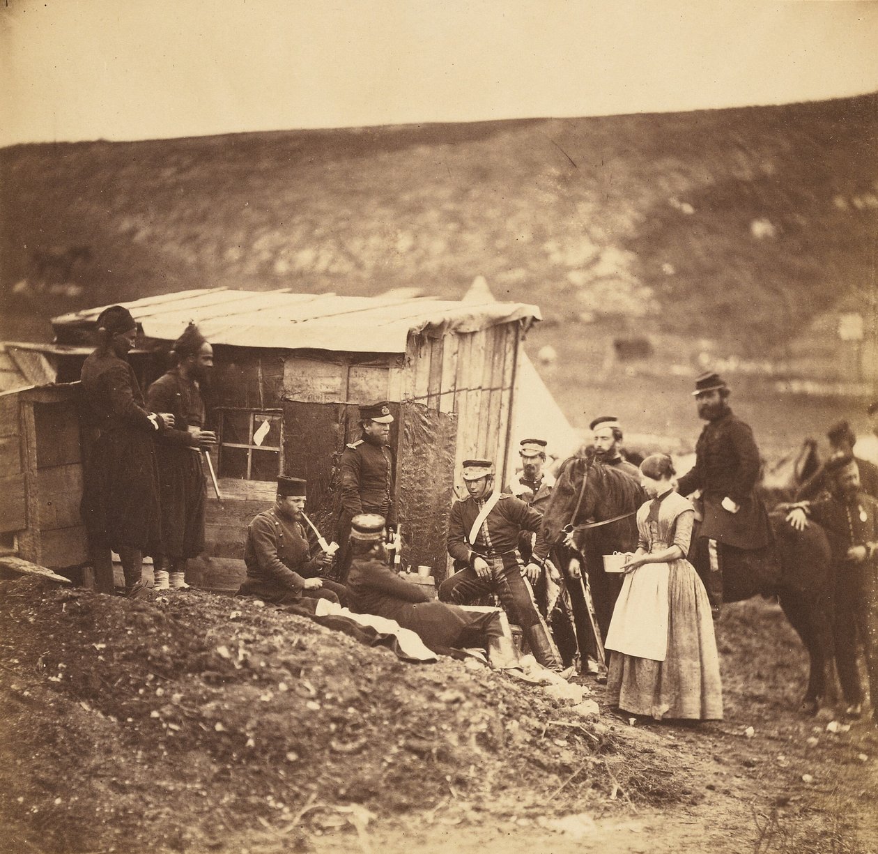 Accampamento del 4º reggimento delle Guardie dragoni, allegra compagnia, francesi e inglesi da Roger Fenton