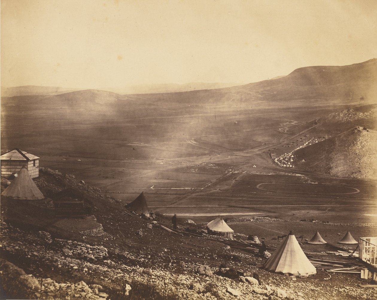 Accampamento della cavalleria, con vista verso Kadikoi. da Roger Fenton