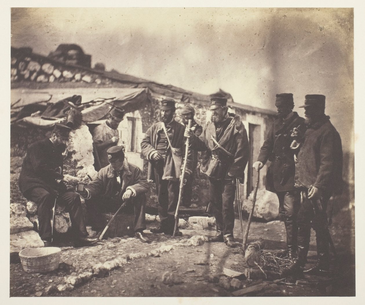Il tenente colonnello Shadforth e gli ufficiali del 57º reggimento da Roger Fenton
