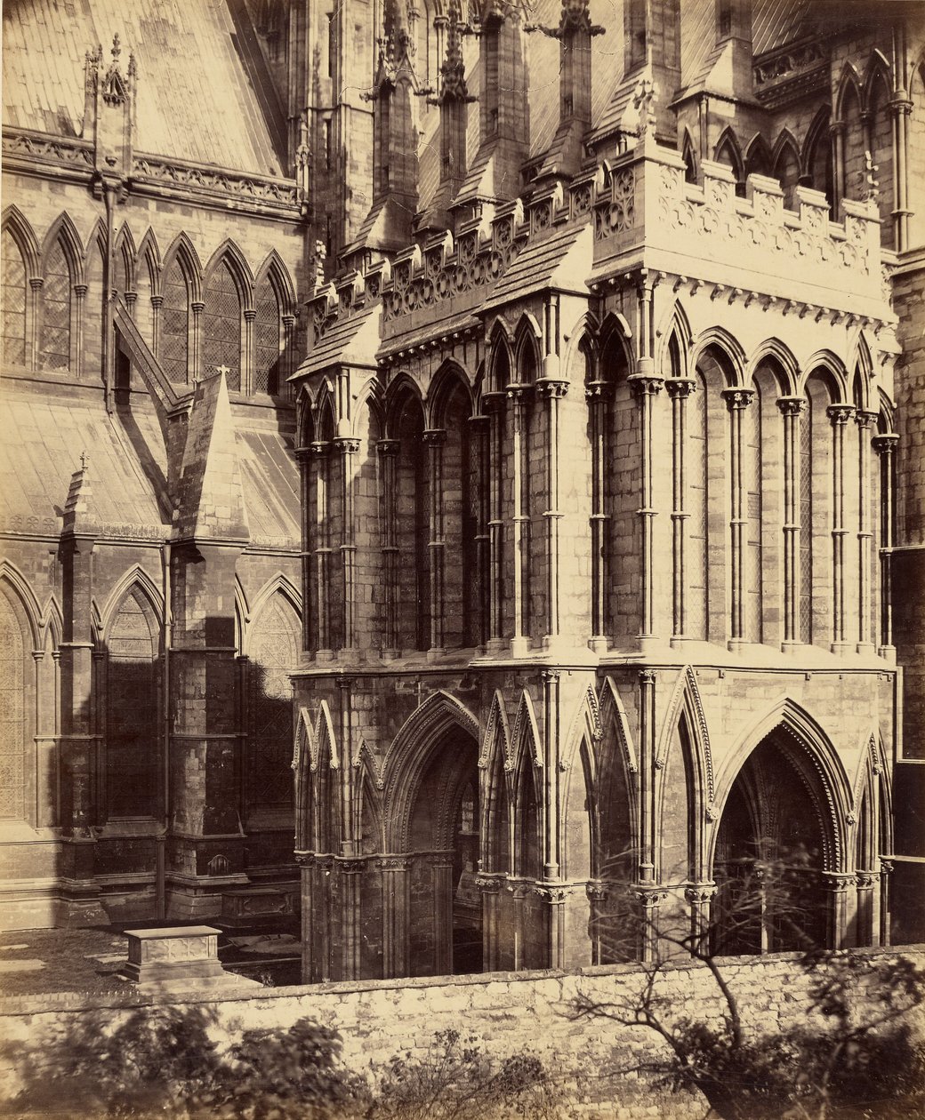 Cattedrale di Lincoln, il portico della Galilea da Roger Fenton