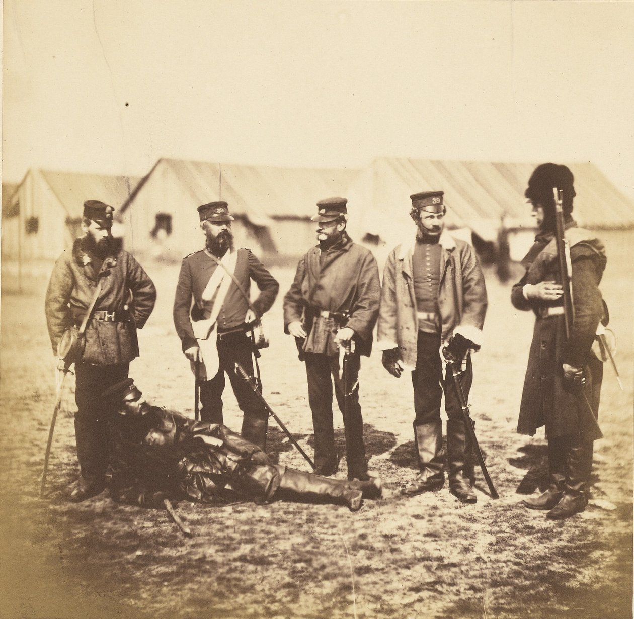 Il tenente colonnello Munro e gli ufficiali del 39º reggimento da Roger Fenton