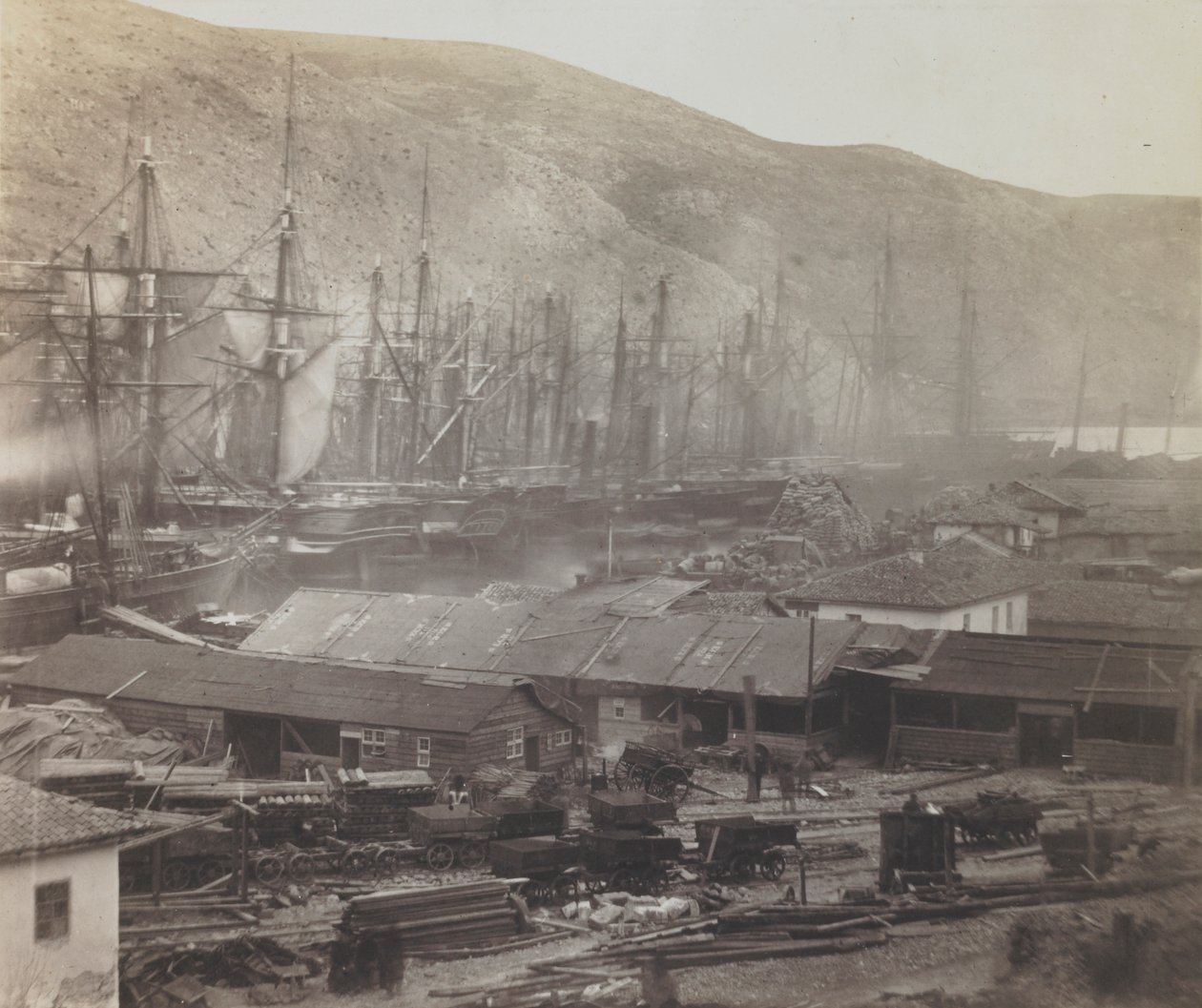 Capannoni ferroviari e officine, Balaklava da Roger Fenton